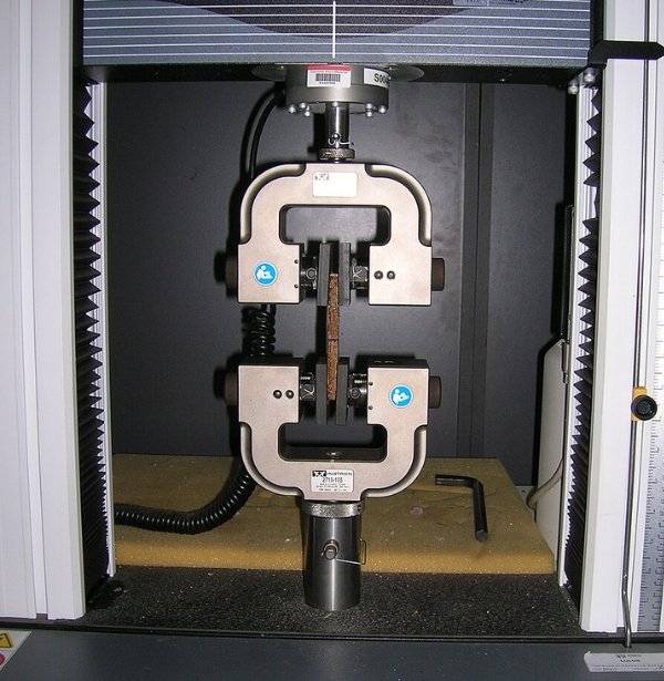 INSTRON Testing Machine
